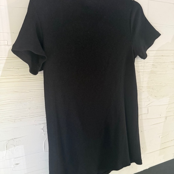 Zara | Size M | Black Ribbed V-Neck Button-Down Top - Picture 5 of 6